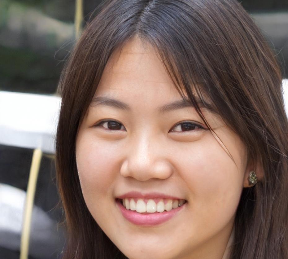 Marina Voss explaining funding strategies